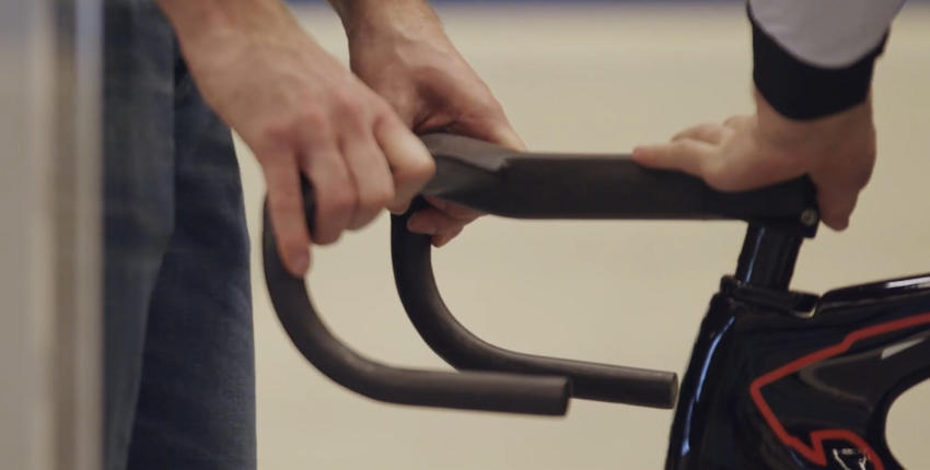 KOGA werkt samen met Fiberneering om een optimaal stuur te ontwikkelen en te printen voor de nieuwe KOGA baanfiets.