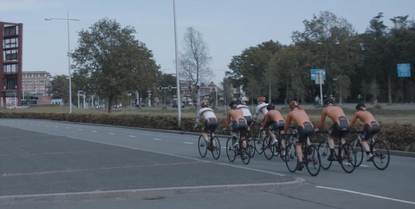 De baansprint-selectie heeft van KOGA een limited edition KOGA racefiets gekregen om ook tijdens de wegtrainingen te kunnen beschikken over een topfiets.